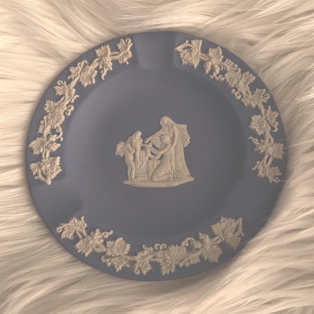 English Wedgwood Jasperware Ashtray or Trinket Dish. Vintage